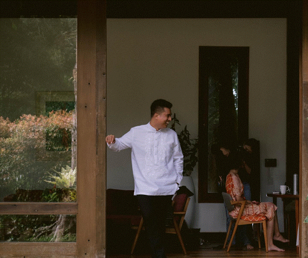 When to Wear a Classic Barong Tagalog vs. Colored Barong: A Style Guide 1 Classic Barong Tagalog